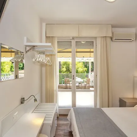 מלון Hermitage 3*