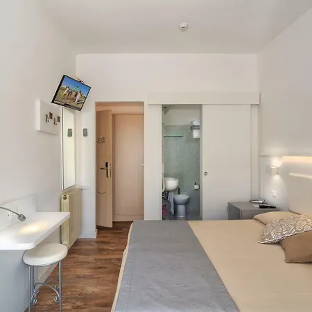 Hotel Hermitage 3*